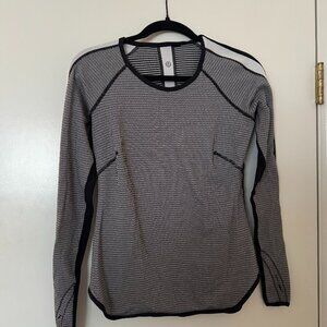 Lululemn Black & White Long Sleeve Thermal - Reversible!